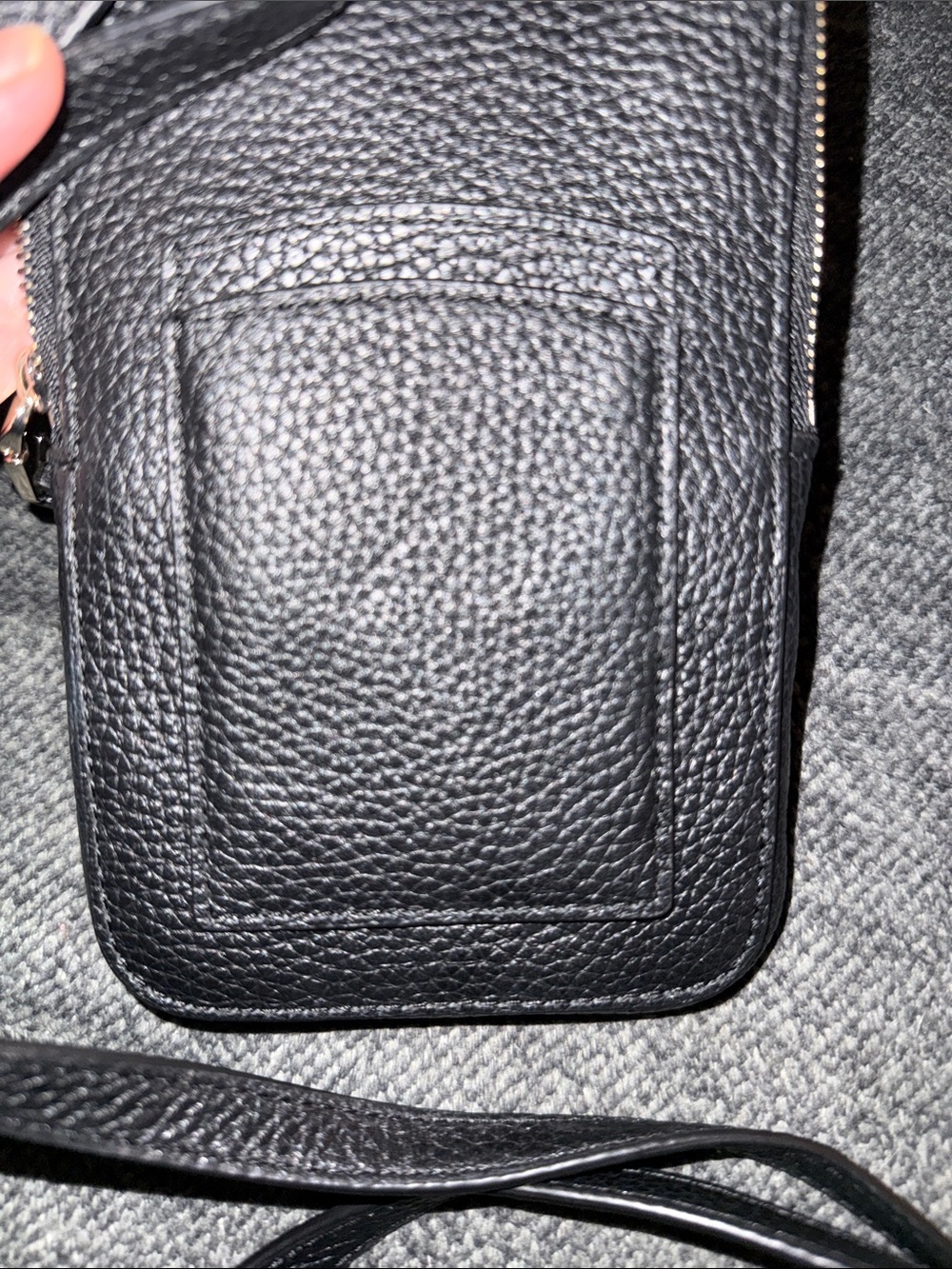 Kate Spade Black Pebbled Leather Phone Pouch Wallet/ Crossbody w/gold accents - Picture 8 of 10